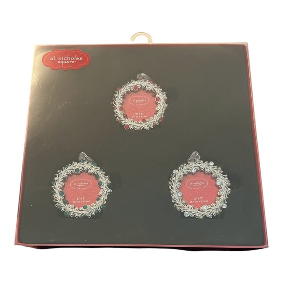 St. Nicholas Square Photo Frame Ornament Set Of 3 Wreath Design Holds 2"x2" New - Picture 1 of 10